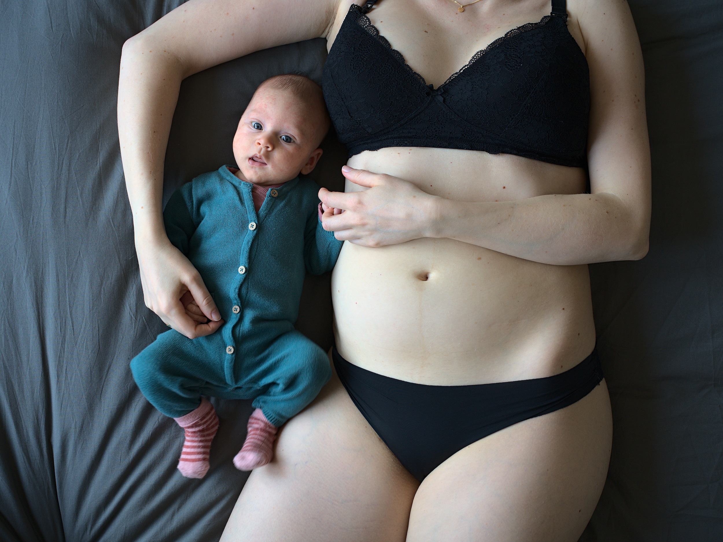 Ode aan het Moederlijf_een serie door How About Mom en Sanne Ravensbergen