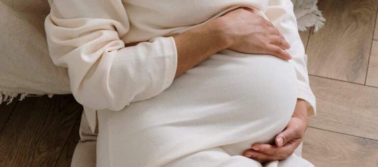 Van hevig dromen tot ontstoken tandvlees: 9 x onbekende zwangerschapskwalen