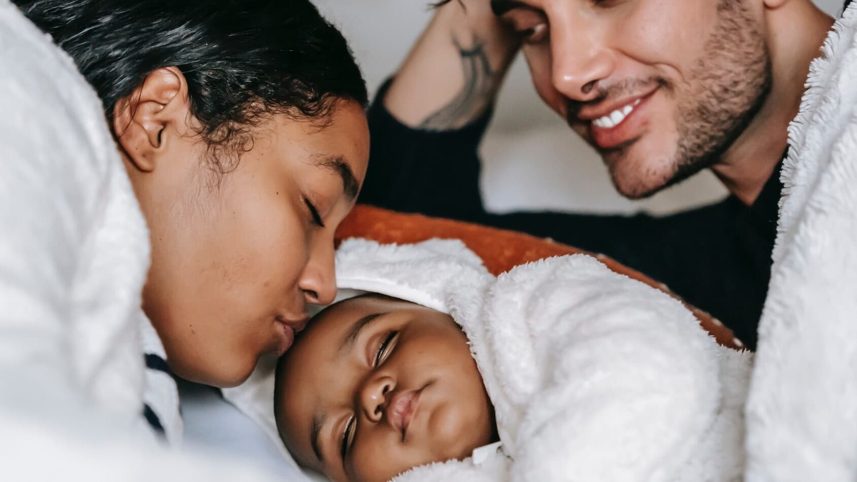 Je relatie na het krijgen van een baby: hoe houd je het sterk?