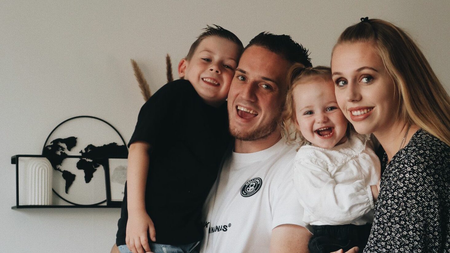 Lian's omgeving stond lange tijd niet achter haar relatie: 'Trots op waar m'n man en ik nu staan'