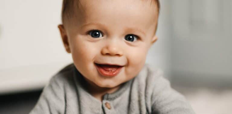 baby begint lachen