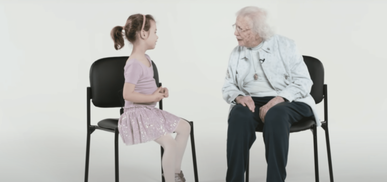 kinderen ontmoeten oudere