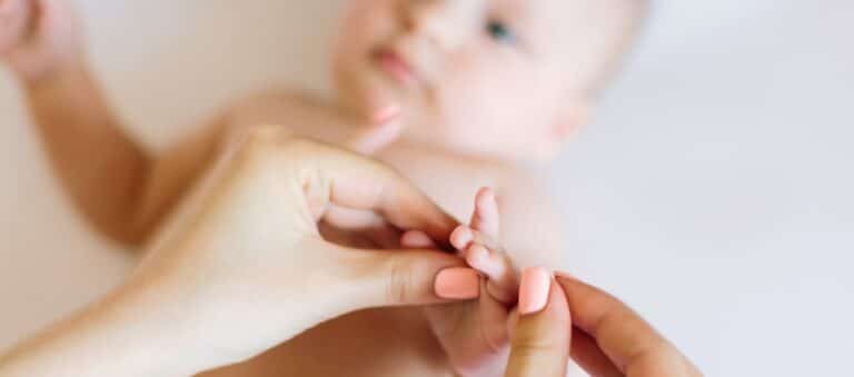 baby nagels knippen