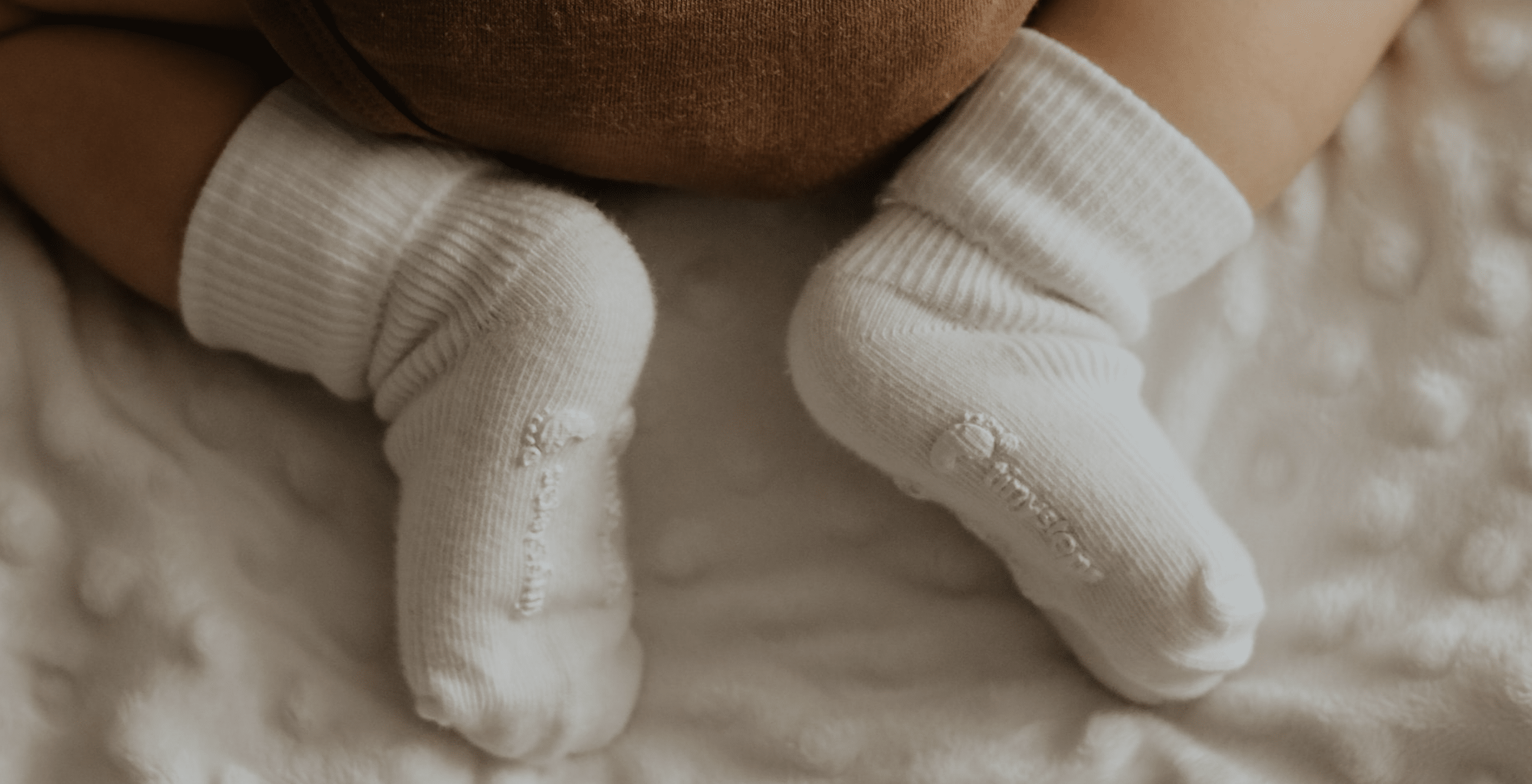 baby (0-6 maanden) zelf in slaap vallen foto: Unsplash