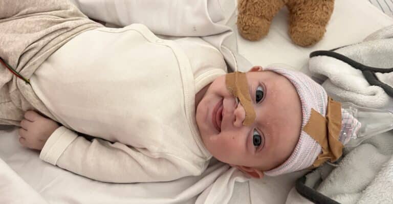 baby veel spugen
